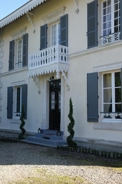 Bed and Breakfast Le Chalet De Luxe Saint-Severin Екстер'єр фото