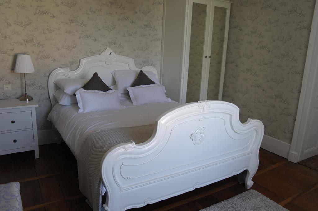 Bed and Breakfast Le Chalet De Luxe Saint-Severin Номер фото