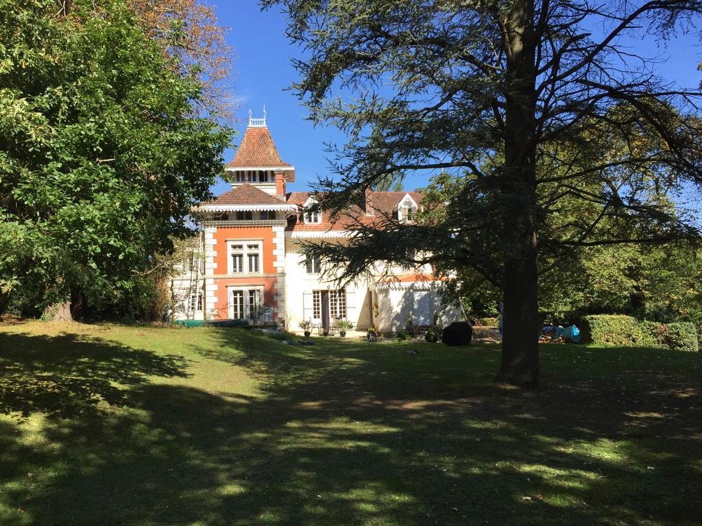 Bed and Breakfast Le Chalet De Luxe Saint-Severin Екстер'єр фото